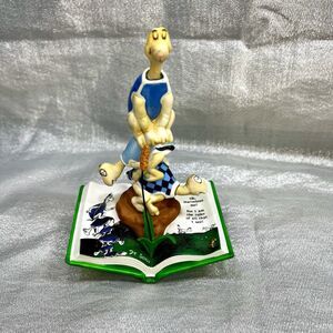 MINT Vintage 2000 Hallmark DR. SEUSS "ON TOP OF THE WORLD"  Figurine 1E 6426